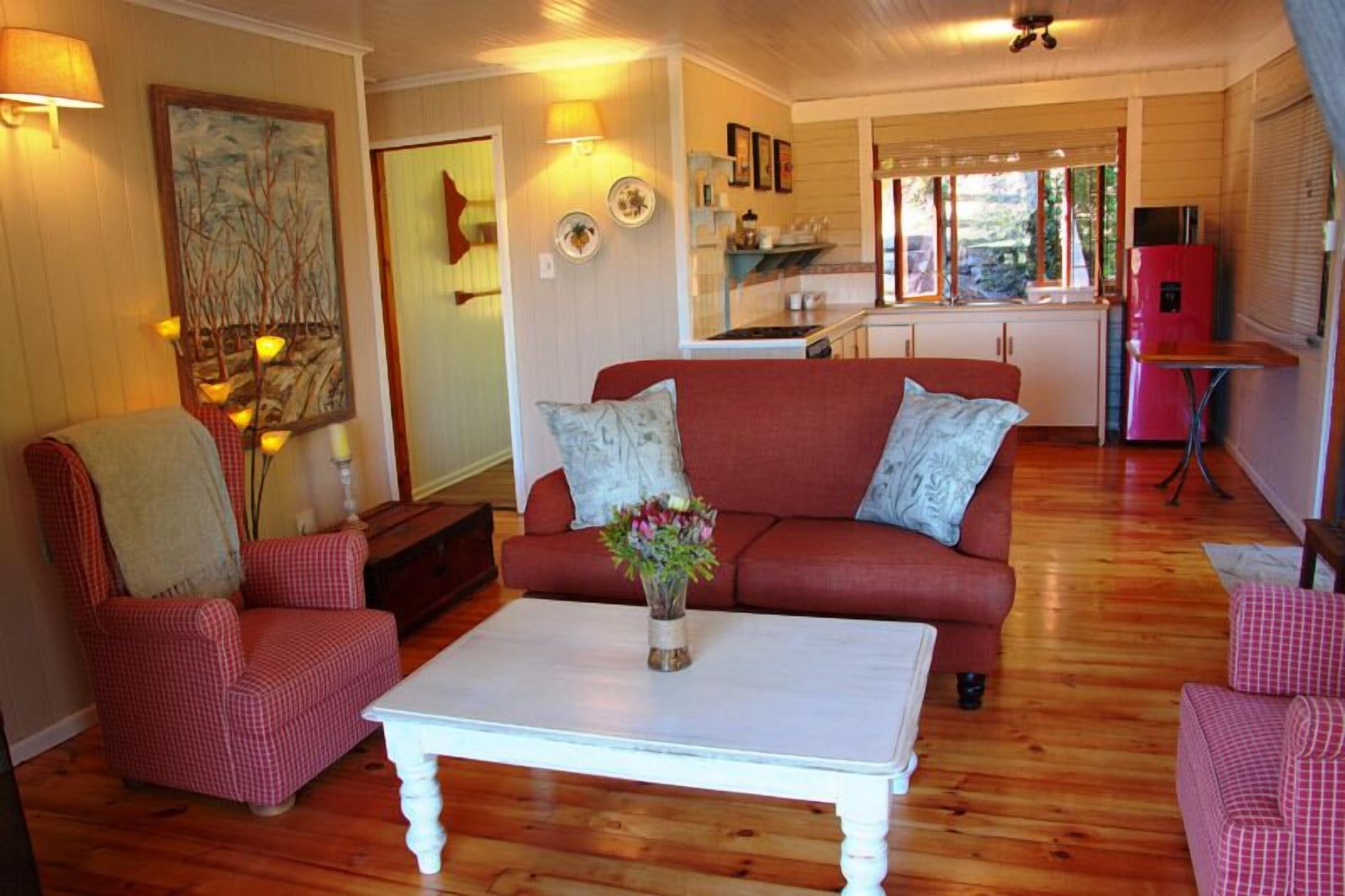 Cottage (Velvet Moon) | Living room | TV