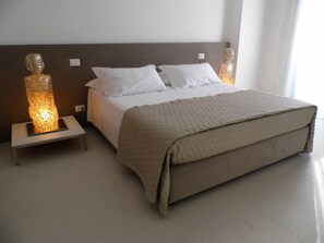 Luxury Room | Frette Italian sheets, premium bedding, down comforters, minibar - Siracusa Luxury (Reggio Calabria)