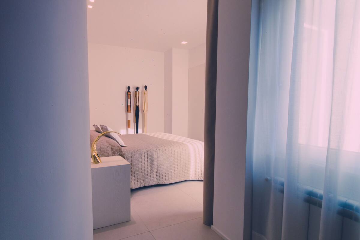 Rom – deluxe | Italienske Frette-laken, sengetøy av topp kvalitet, dundyner og minibar