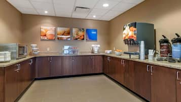 Free daily continental breakfast