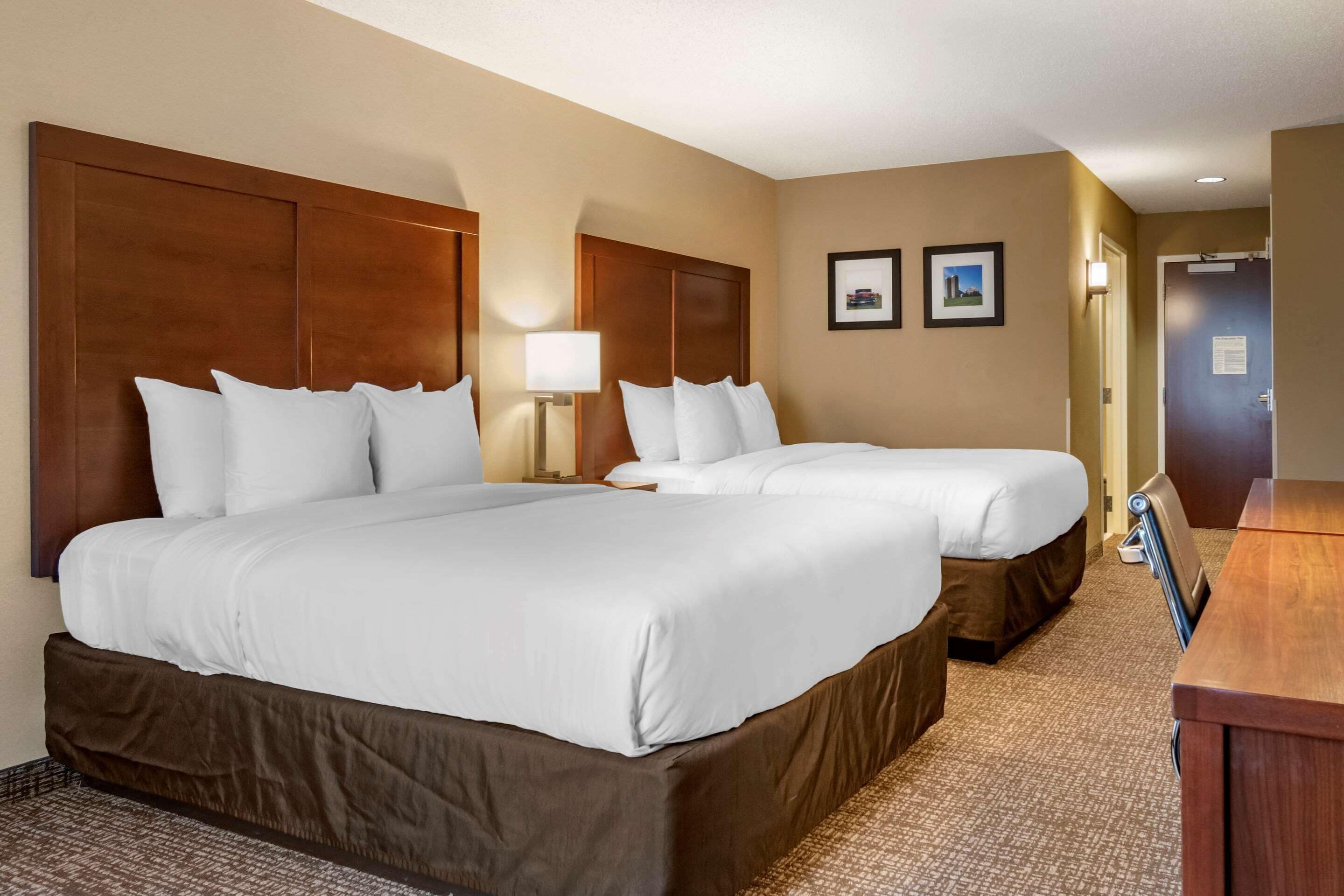 standard room, 2 queen beds, non smoking | desk, blackout curtains, iron/ironing board, free cots/infant beds