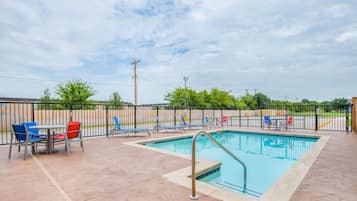Outdoor pool, open 10:00 AM to 9:00 PM, sun loungers