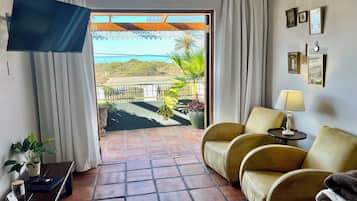 Standard Double or Twin Room, 1 King Bed, Sea View, Sea Facing | Premium bedding, individually decorated, individually furnished