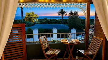 Standard Double Room, 1 Queen Bed, Non Smoking, Sea Facing | Terrace/patio