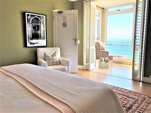 Luxury Studio, 1 King Bed, Private Bathroom, Sea View | 1 bedroom, Egyptian cotton sheets, premium bedding, minibar - Port Of Call (Cape Town)