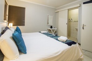 標準單人房 (Room 1B) | 浴室 | 免費梳洗用品、風筒、提供毛巾、廁紙