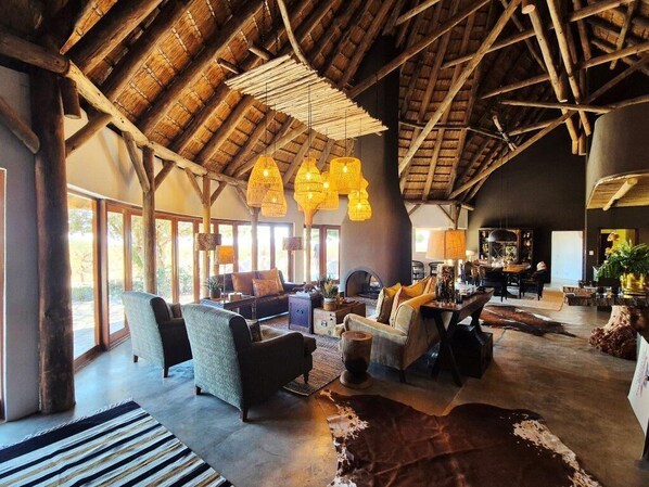 Villa | Living area - Last Word Madikwe (Ramotshere Moiloa)