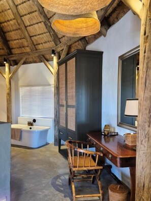 Villa | Bathroom | Separate tub and shower, deep soaking tub, rainfall showerhead - Last Word Madikwe (Ramotshere Moiloa)