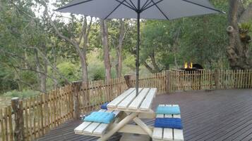 Casa família, 2 quartos, banheira de imersão, vista para o rio | Terraço/pátio