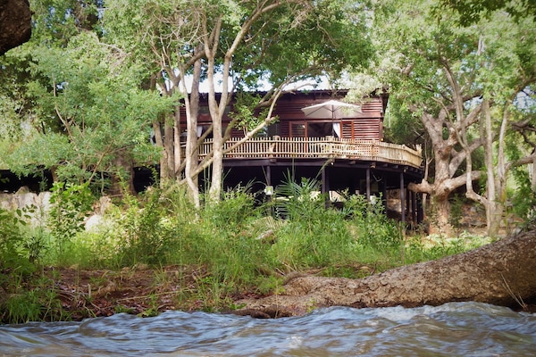 Family House, 2 Bedrooms, Hot Tub, River View