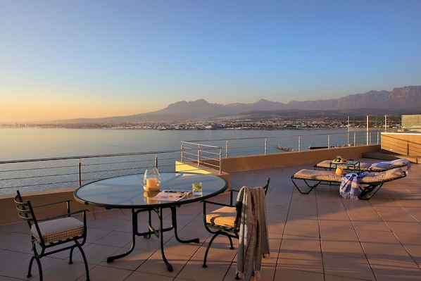3 Bedroom Apartment | Beach/ocean view
