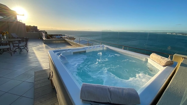 3 Bedroom Apartment | Terrasse/patio
