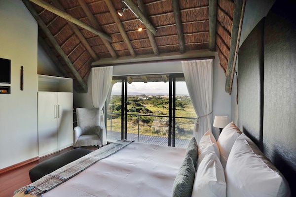 Comfort Double or Twin Room (Twin / Double Rooms ) | Premium bedding, in-room safe, desk, free WiFi