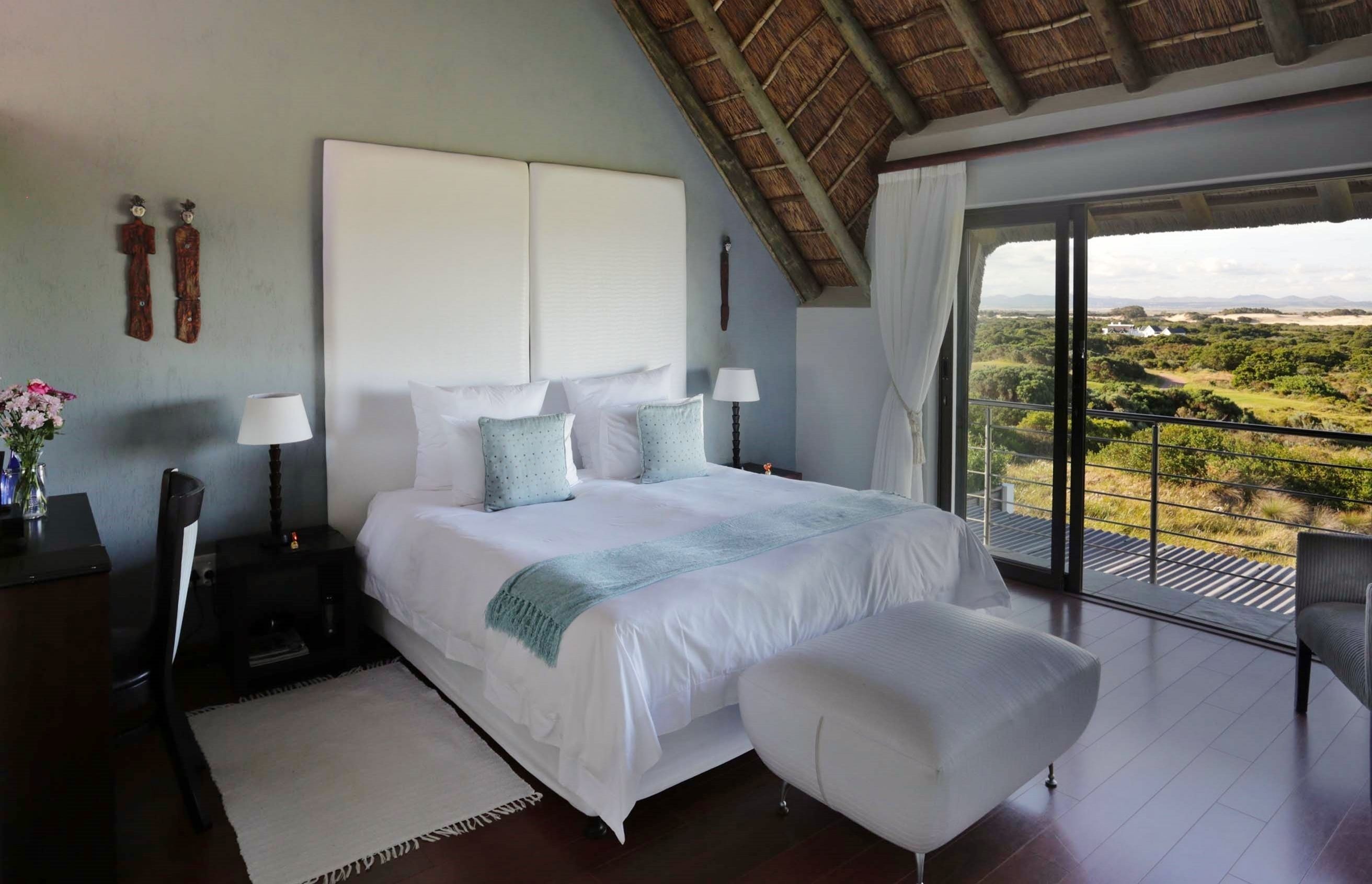 Comfort kamer, 1 twee- of 2 eenpersoonsbedden (Twin / Double Rooms ) | Luxe beddengoed, een kluis op de kamer, een bureau, gratis wifi