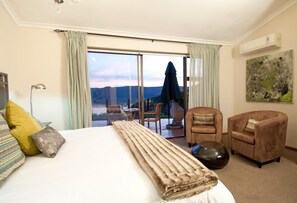 Free WiFi, bed sheets - Overmeer Guest House (Knysna)