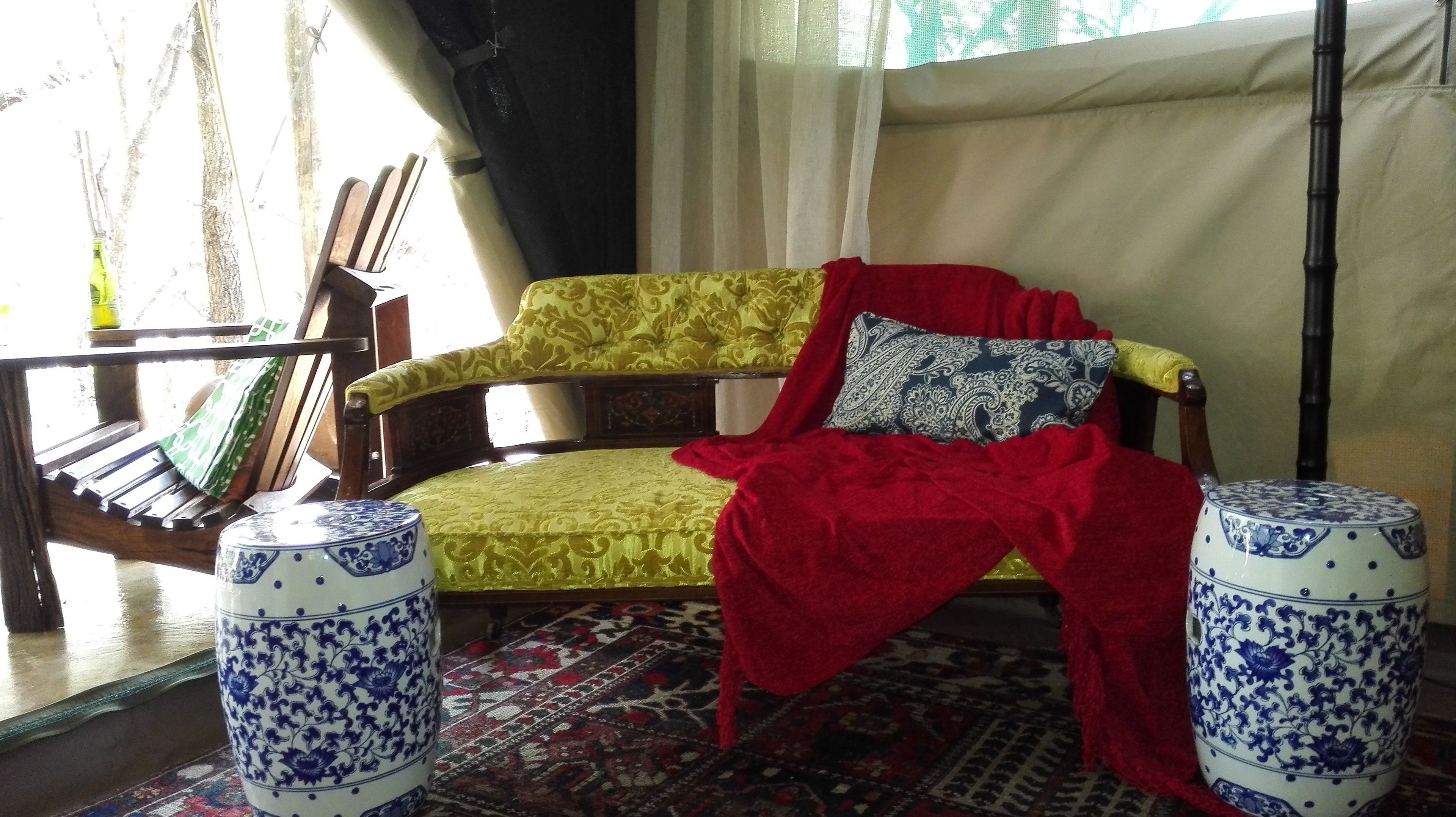 Tienda de campaña de lujo, baño en la habitación (2) | Ropa de cama hipoalergénica y decoración personalizada 