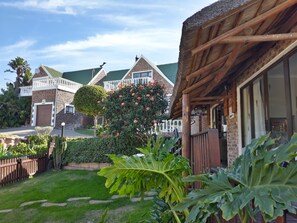 Courtyard - Villa Chantè (Mossel Bay)
