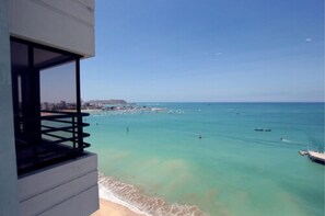 أغطية فراش متميزة وألحفة محشوة بالريش وأسرّة قابلة للطي وملاءات أسرّة