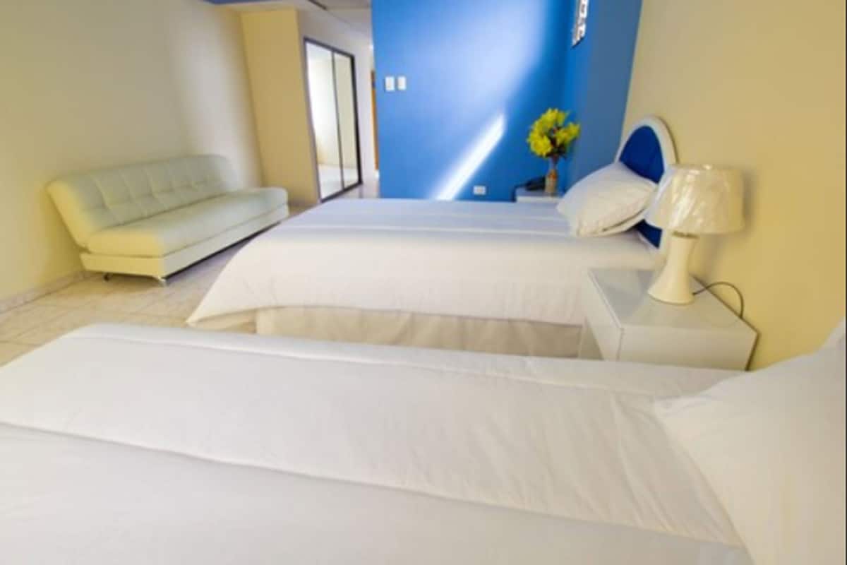 Bộ đồ giường cao cấp, chăn bông, giường gấp/giường phụ (phụ phí)