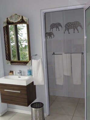 Bathroom - The Nantucket (Hermanus)