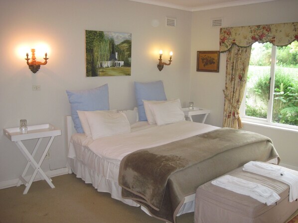 Family Room, Lake View, Lakeside