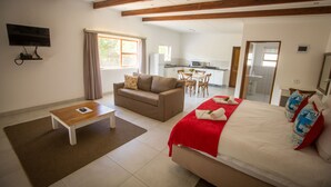 Gourikwa Villa Single Rooms  | Blackout curtains, free WiFi, individually decorated - Gourikwa Reserve (Gouritz)