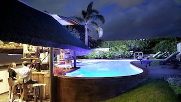 Poolside bar