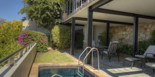 Chambre (16 Springbok Road) | Piscine | Piscine extérieure