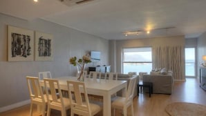 In-room dining - Clifton Breeze (Cape Town)