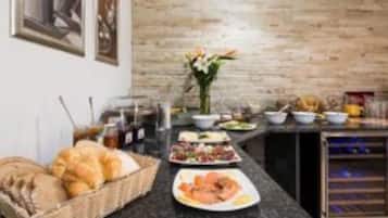 Free daily buffet breakfast