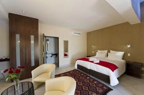 In-room safe, free WiFi, wheelchair access