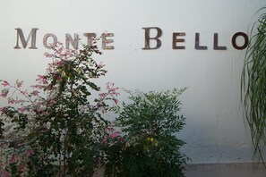 Exterior - Montebello Guesthouse (Windhoek)