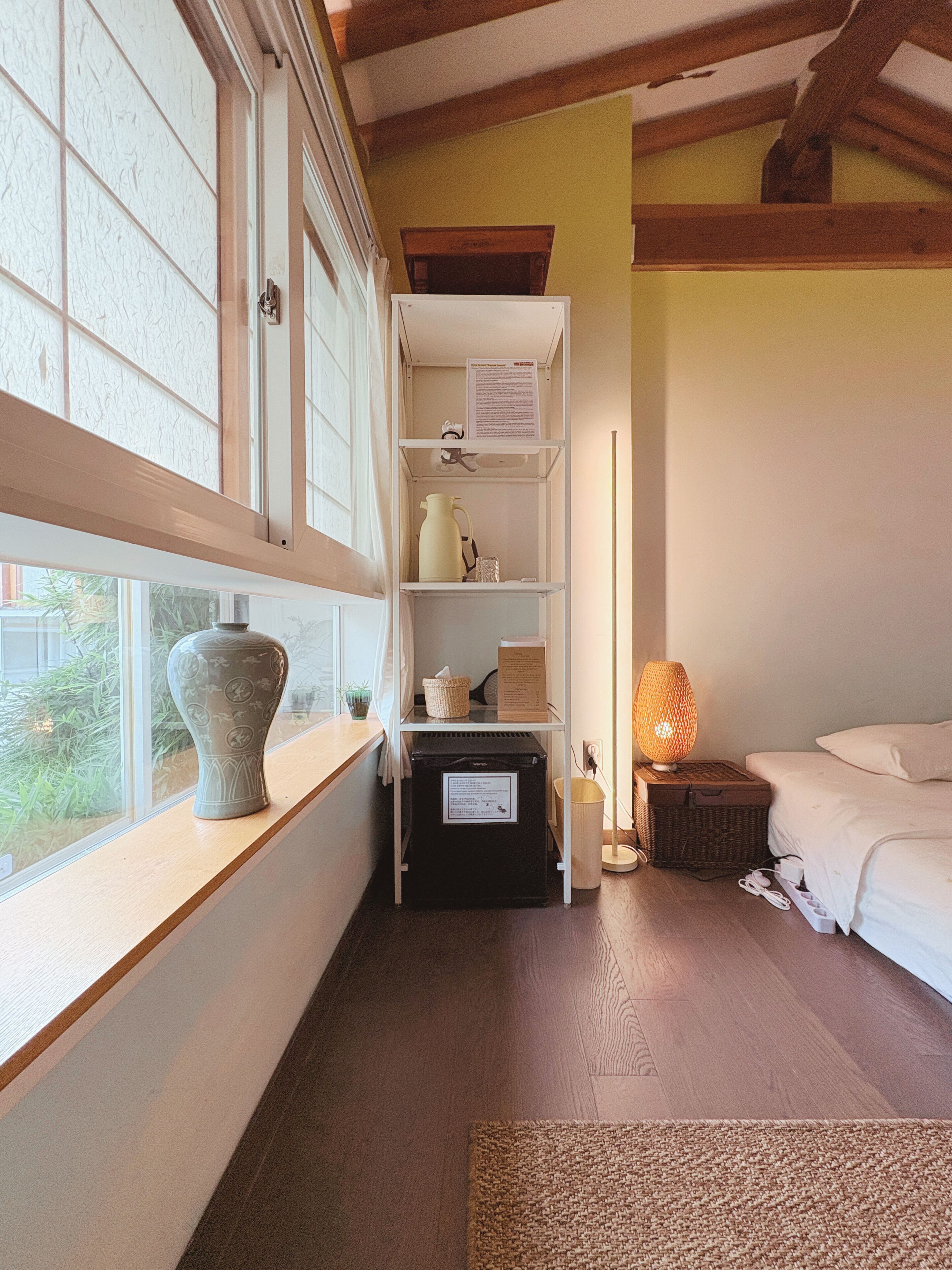 Comfort Room, 1 Queen Bed (6-Earth) | Seprai premium, setrika/meja setrika, Wi-Fi gratis, dan seprai linen