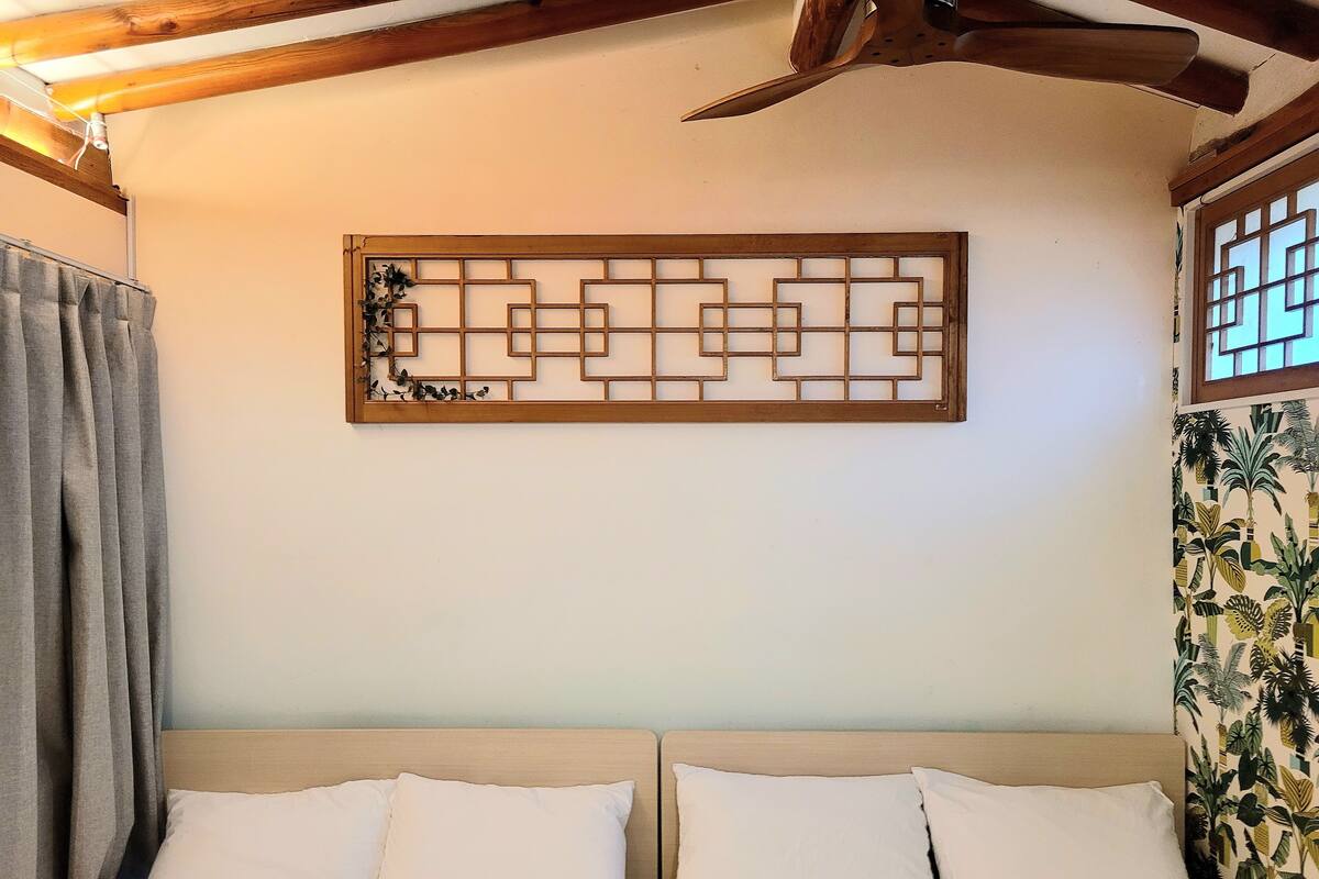Chambre Familiale, 2 lits doubles, vue cour intérieure
