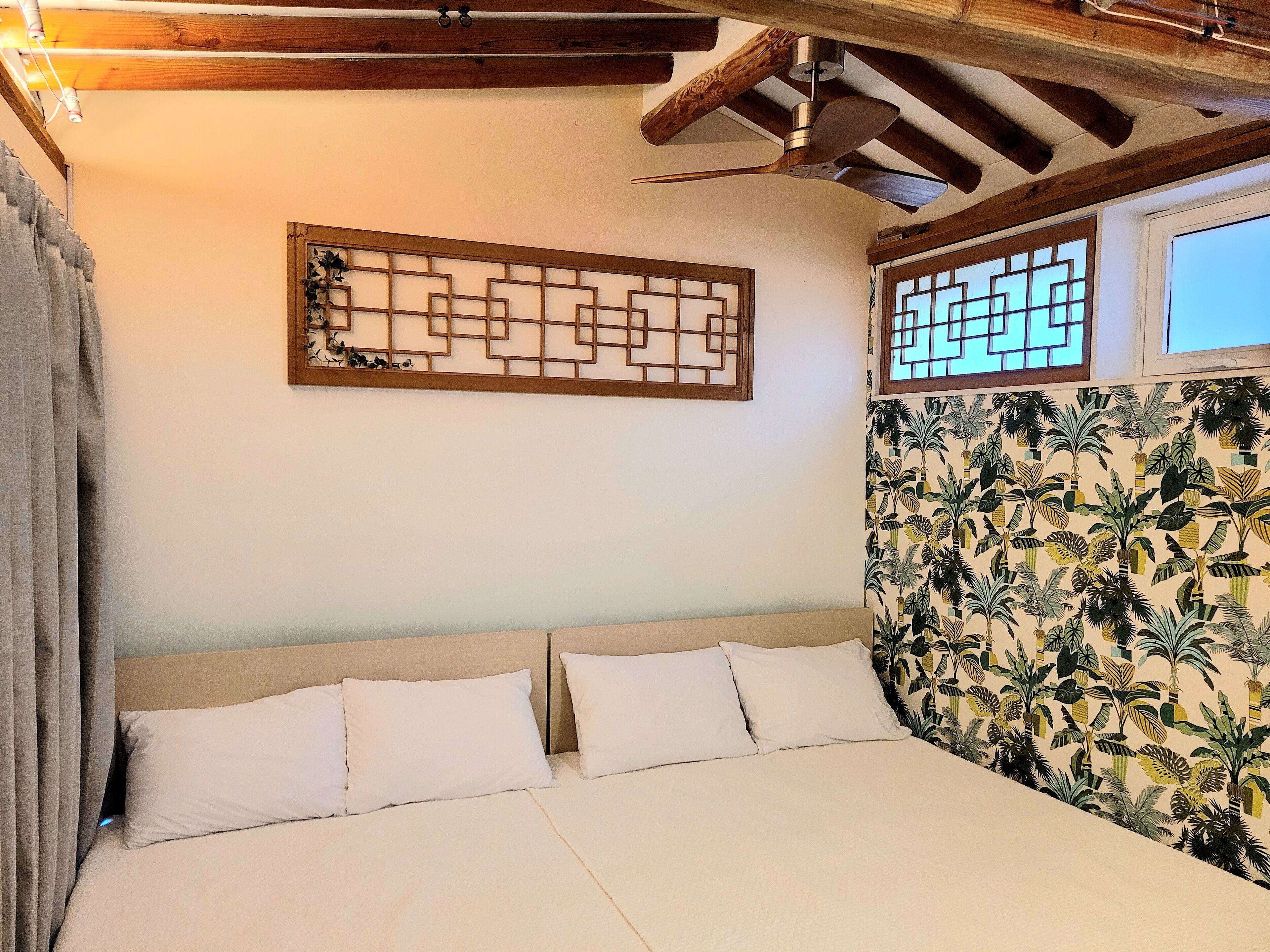 Family Room, 2 Double Beds, Courtyard View