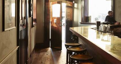 Peg Leg Darling Harbour