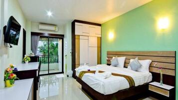 Standard Double Room | Minibar, in-room safe, desk, free WiFi