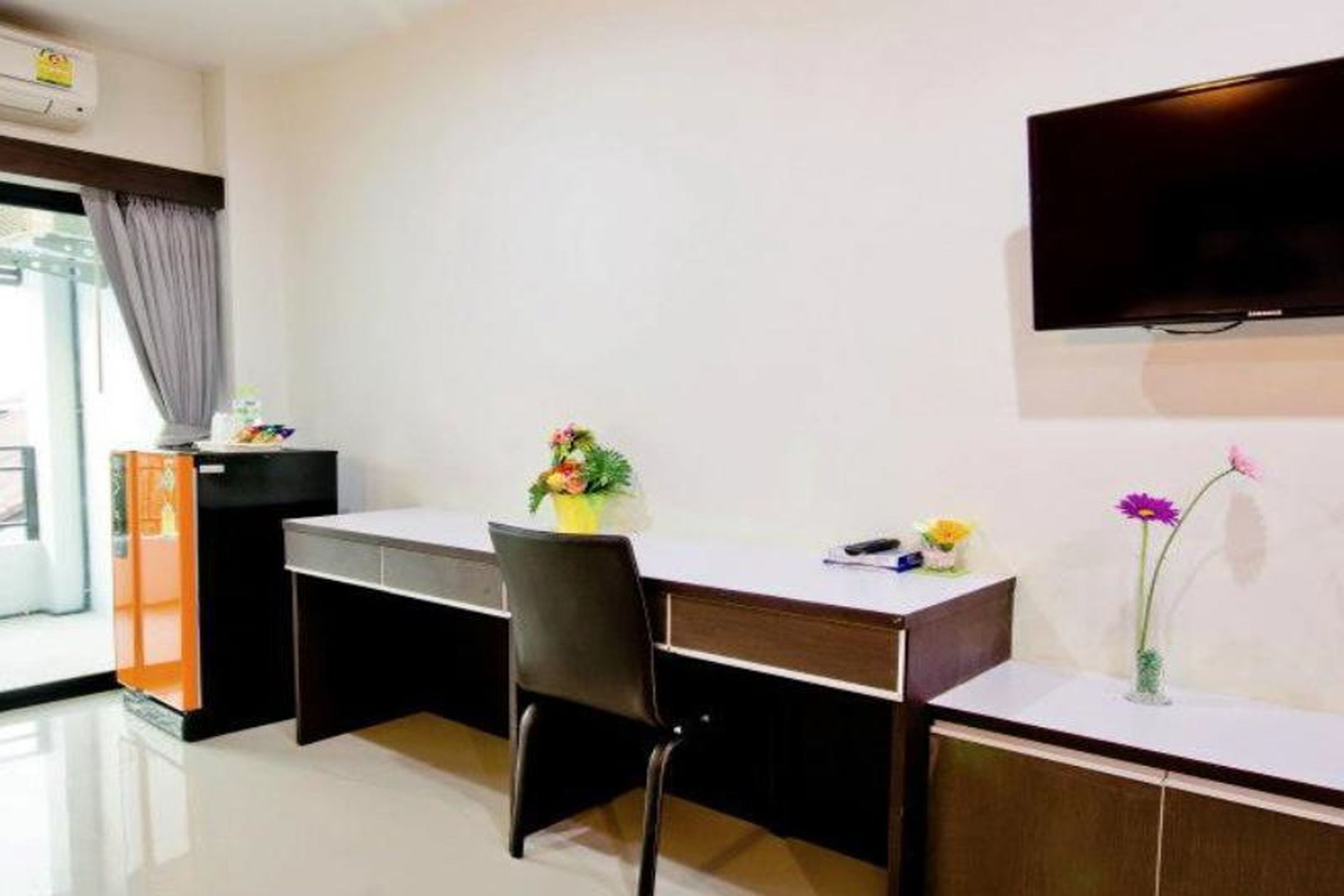 family room | room amenity