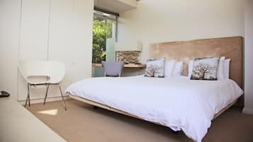 Luxury Penthouse | In-room safe, iron/ironing board, free WiFi, bed sheets