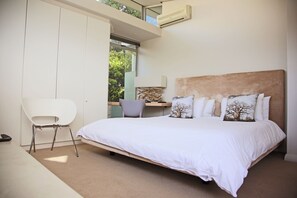 Luxury-Penthouse | Zimmersafe, Bügeleisen/Bügelbrett, kostenloses WLAN, Bettwäsche