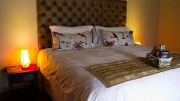 高級雙床房 (Deluxe) | 埃及棉床單、高級寢具、Tempur-Pedic 床墊、獨特裝潢