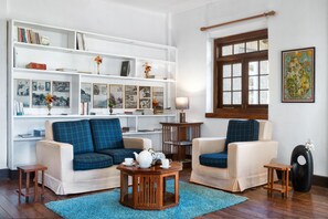 บริเวณประตูทางเข้า