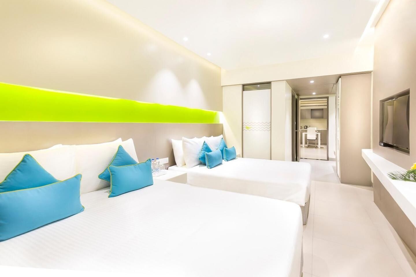 deluxe double or twin room, 1 bedroom | minibar, desk, soundproofing, rollaway beds