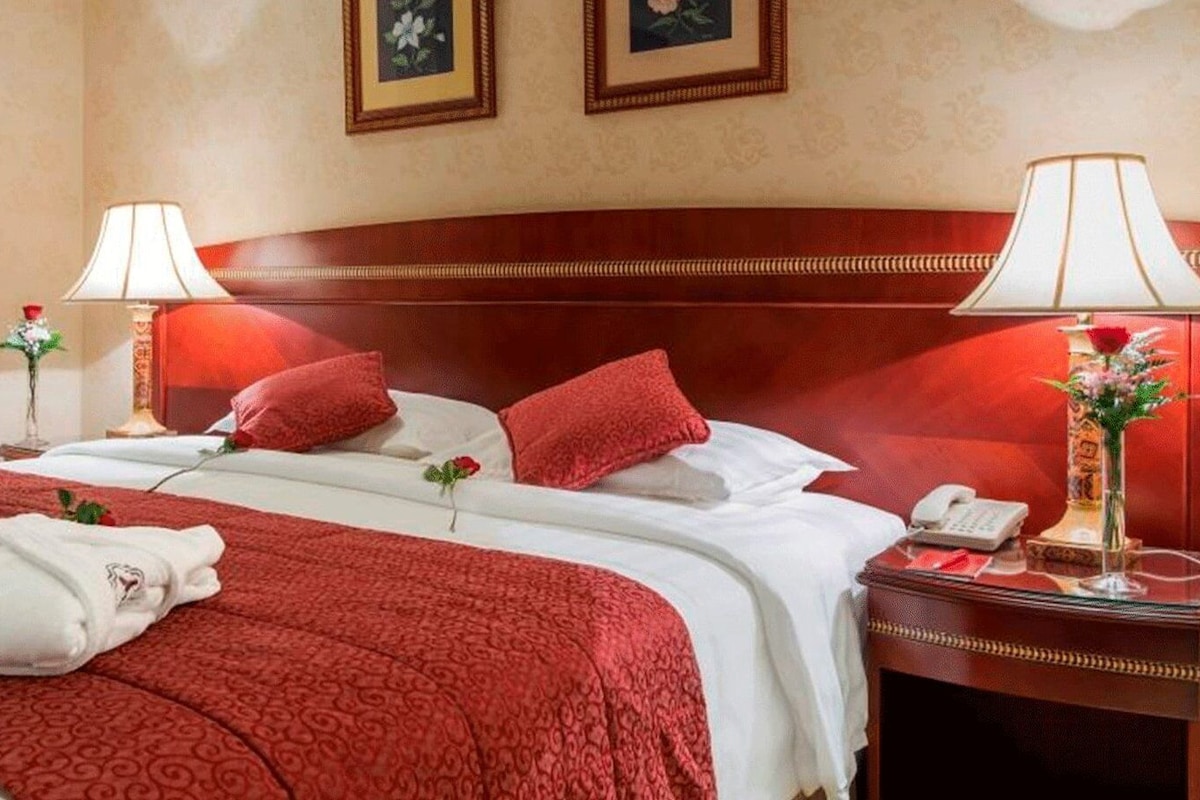 Suite, 1 Bedroom, City View | Egyptian cotton sheets, premium bedding, down duvets, pillow-top beds