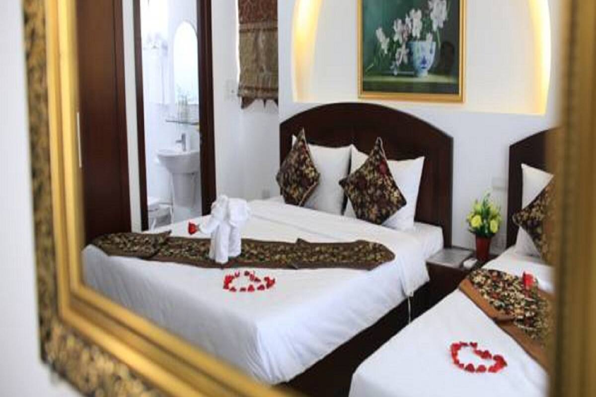 Deluxe Room, Non Smoking, City View | Minibar, in-room safe, soundproofing, free WiFi