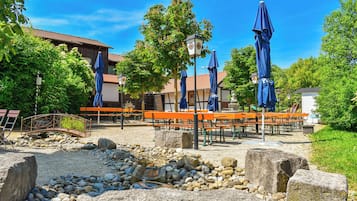 2 restaurants, breakfast, lunch, dinner served; Regional cuisine