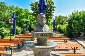 2 restaurants, breakfast, lunch, dinner served; Regional cuisine - Hotel Nehrener Hof (Nehren)