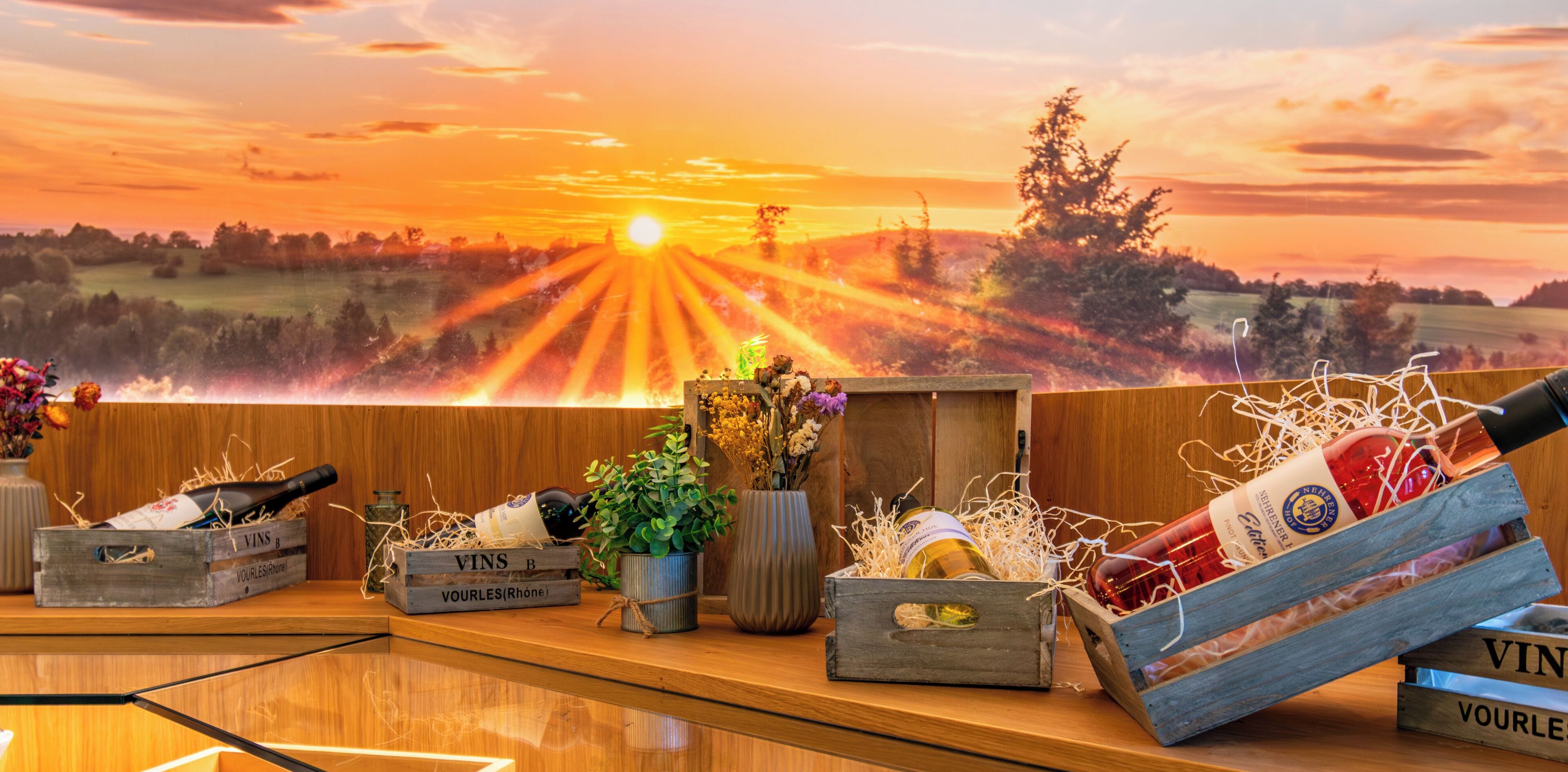 2 restaurants, breakfast, lunch, dinner served; Regional cuisine