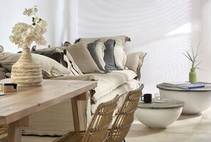 Deluxe Family Suite | Seprai premium, bantalan ekstra lembut, dan brankas