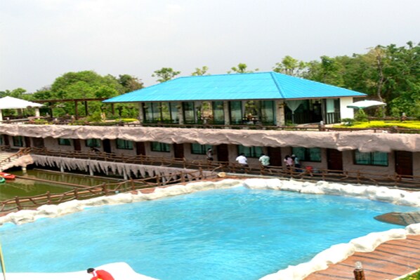 Indoor pool, outdoor pool
